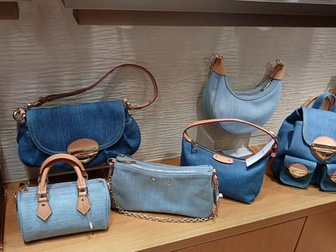 Xiao Mi Luxury Leatherware — фото 1