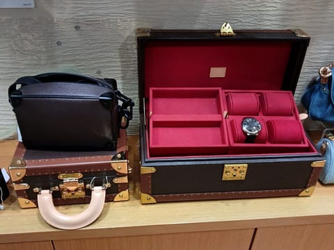 Xiao Mi Luxury Leatherware — фото 2