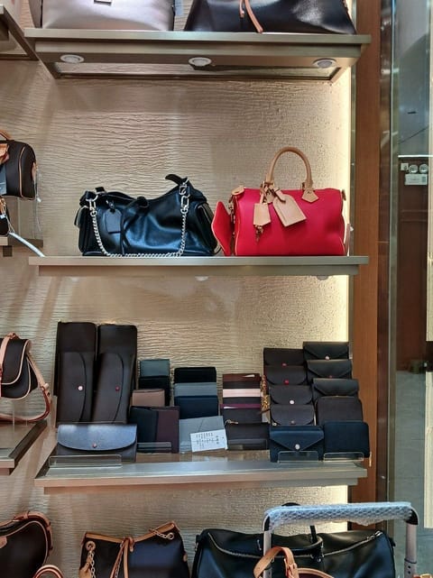 Xiao Mi Luxury Leatherware — фото 3