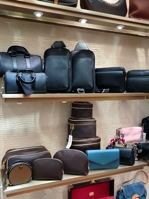 Xiao Mi Luxury Leatherware — фото 4